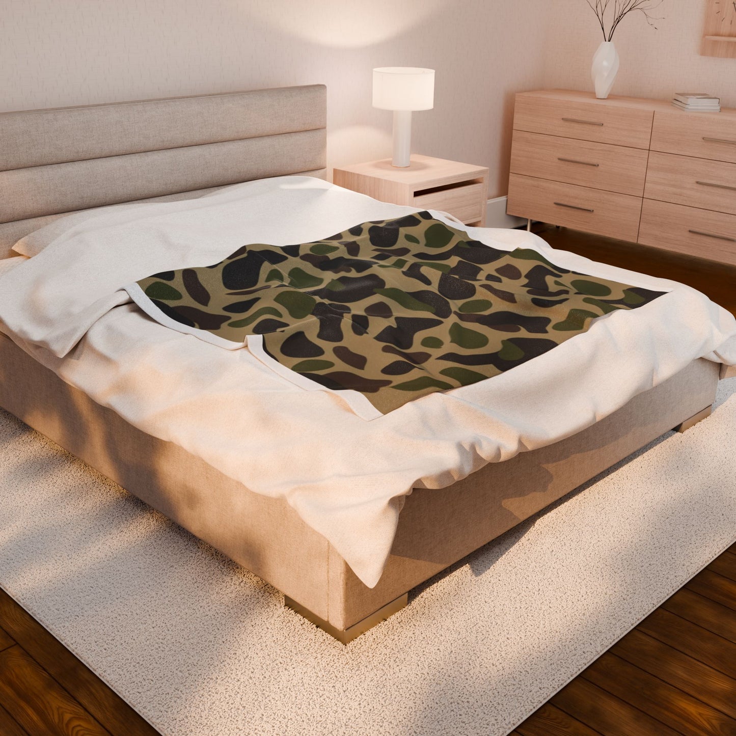 Cozy Camouflage Velveteen Plush Blanket - Soft Camo Throw for Home Decor