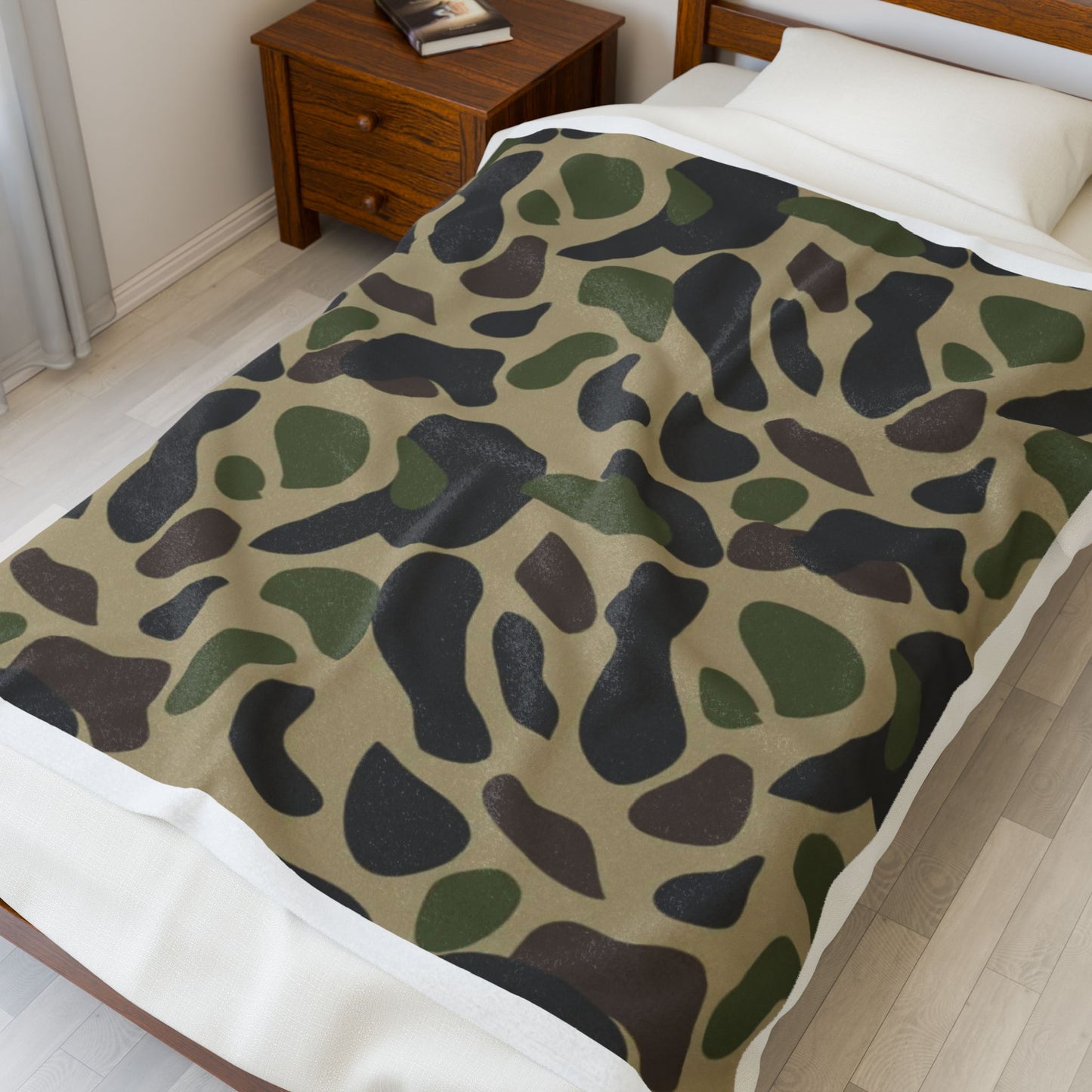 Cozy Camouflage Velveteen Plush Blanket - Soft Camo Throw for Home Decor